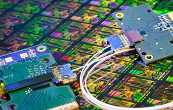 optical cable hybrid lasers